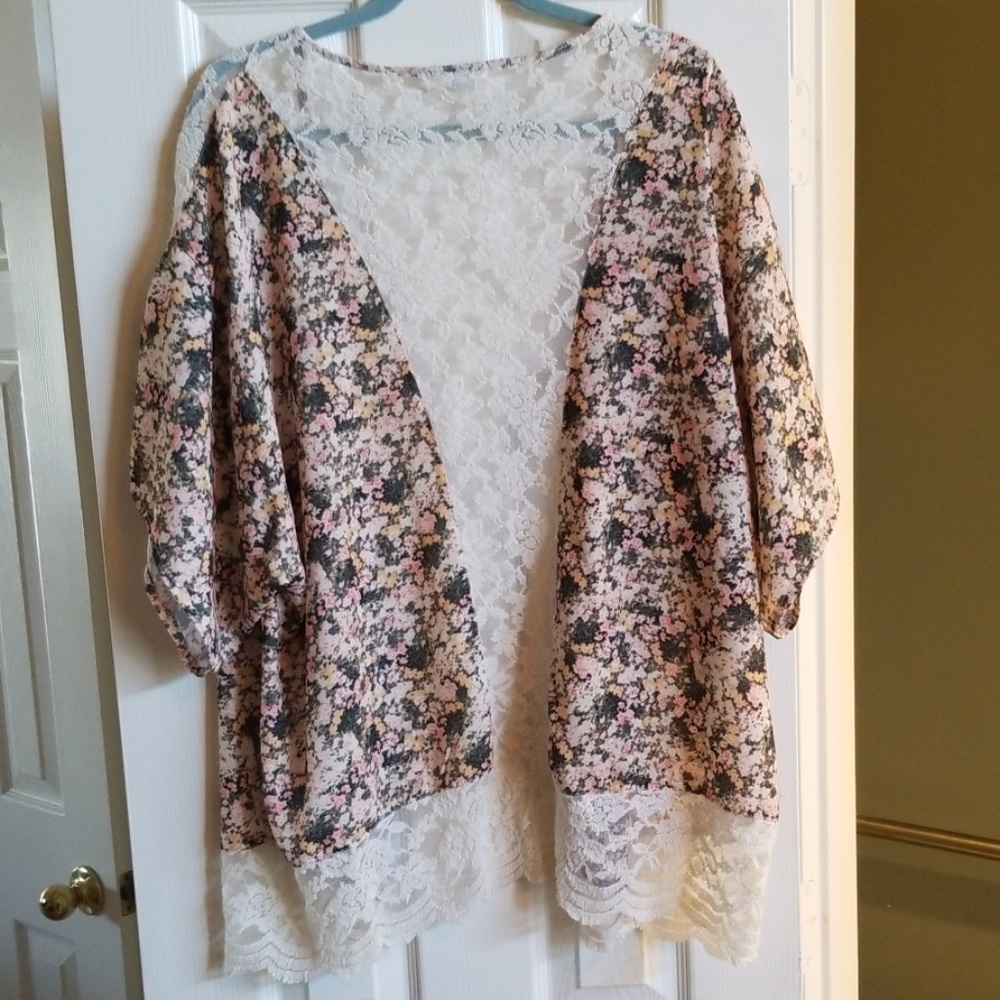 Coco + Jameson Floral Lace Kimono